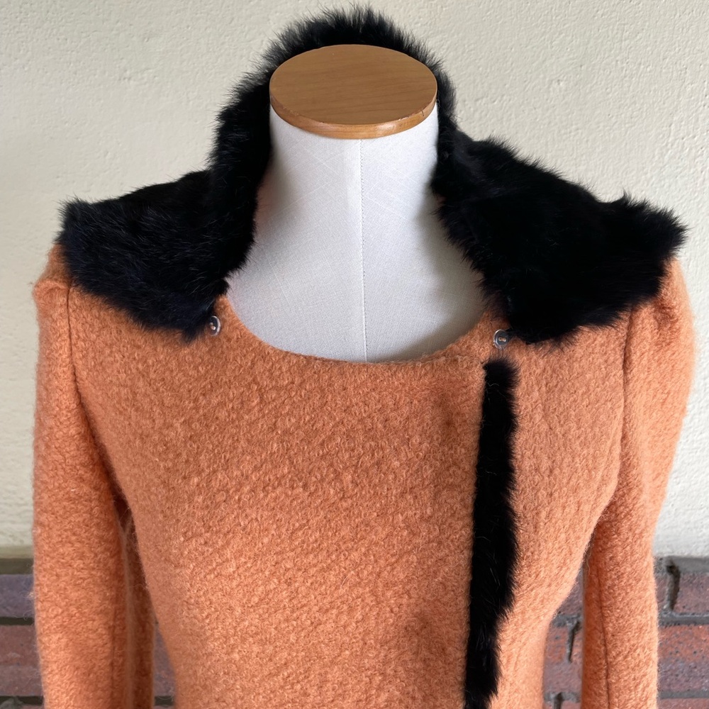 Vintage | Elegant Dress Coat with Black Fur Accents - Picture 2 of 15